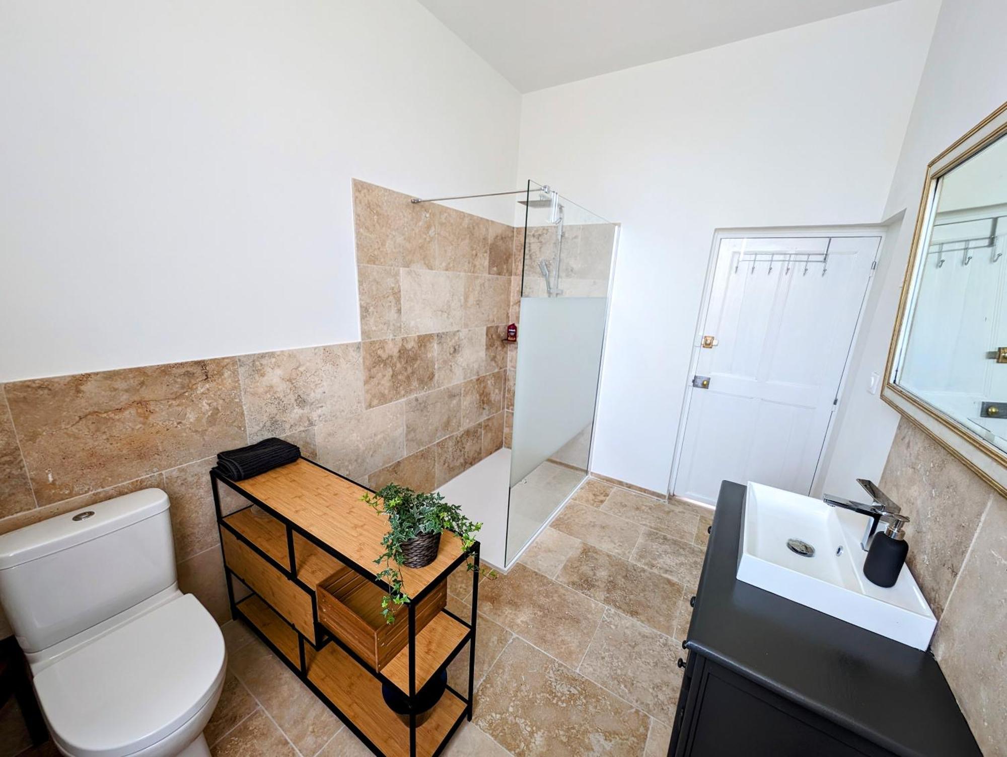Maison De Style Tout Confort, Position Ideale, Avec Clim Et Petit Exterieur Оранж Екстериор снимка